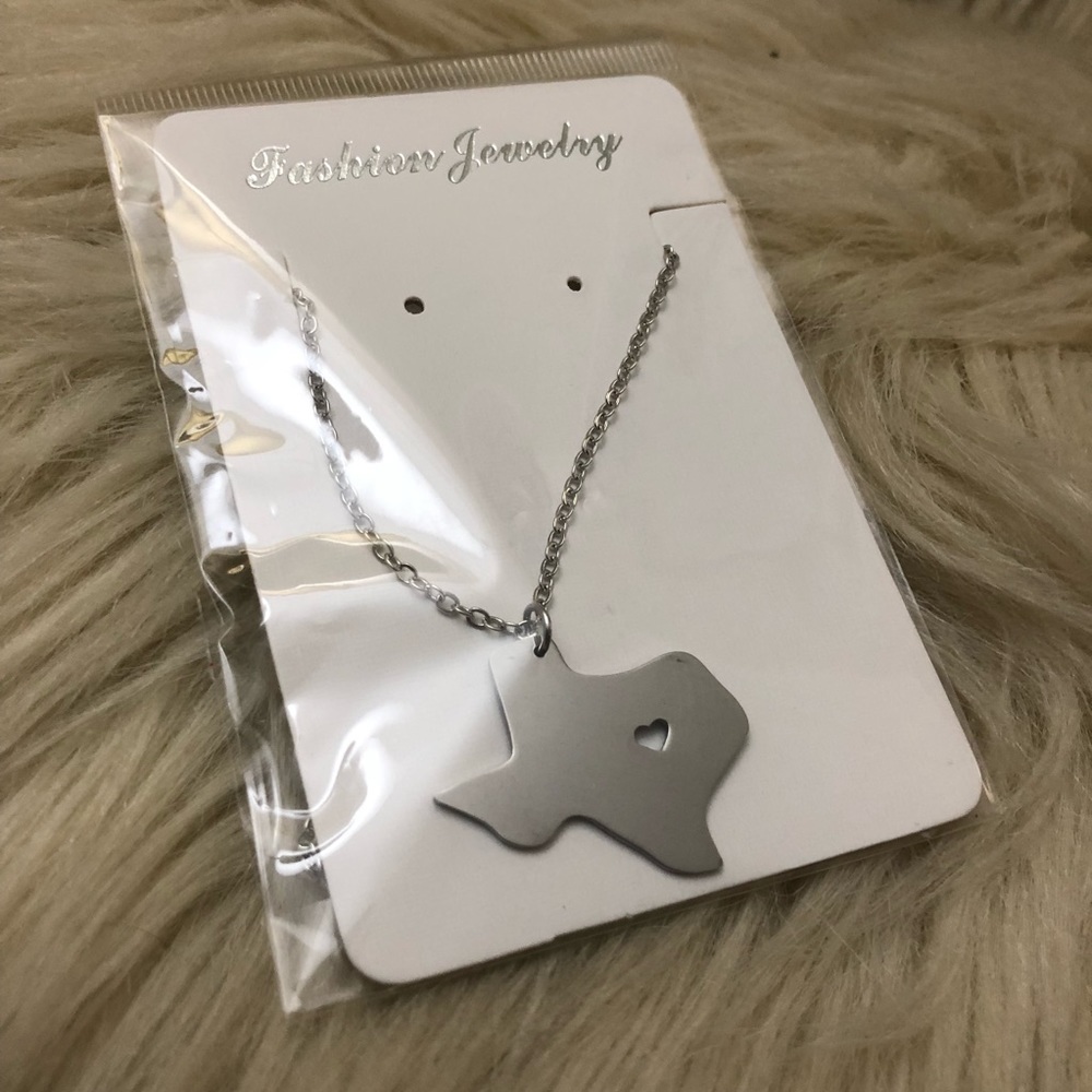 {PIPER} Texas Love ❤️ home state heart necklace - Picture 2 of 2